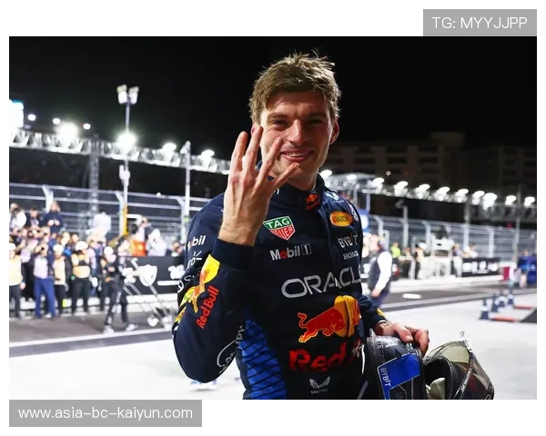 F1赛季再掀高潮，维斯塔潘与汉密尔顿的世纪对决